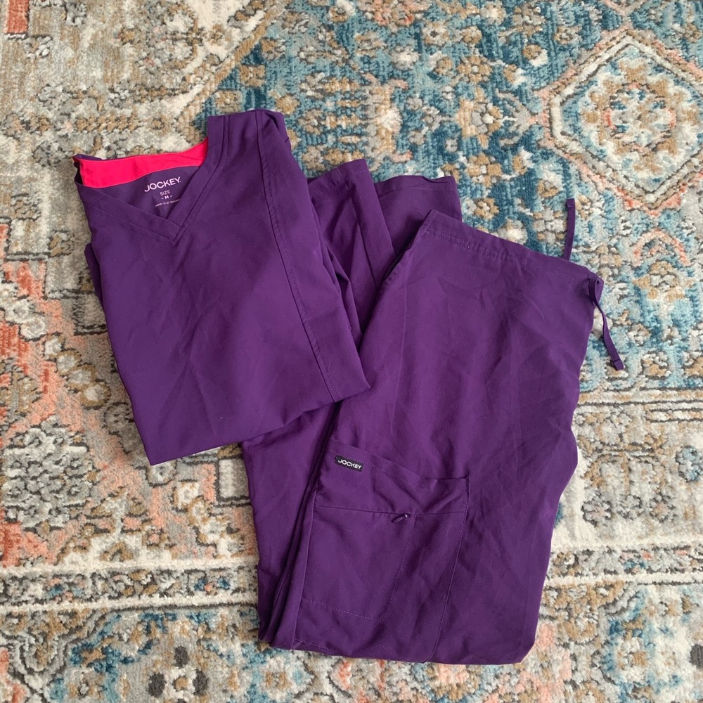 Jockey scrubs